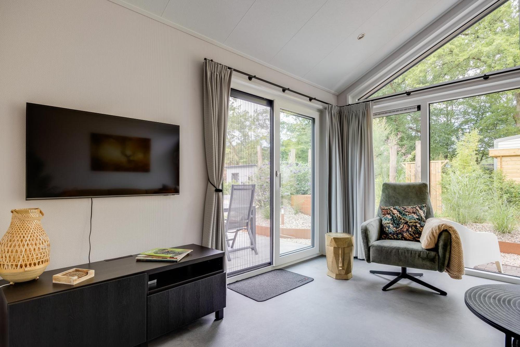 Modern Ingericht Chalet Op Groen Park Op De Veluwe Epe Eksteriør billede